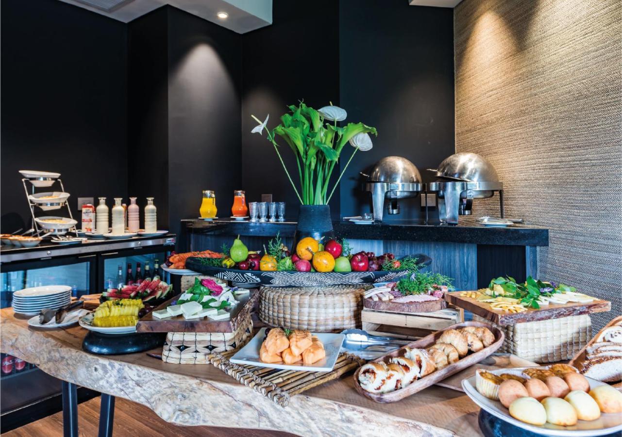 拉斯洛马斯莫维奇酒店 里奥内格罗 外观 照片 A buffet at a hotel