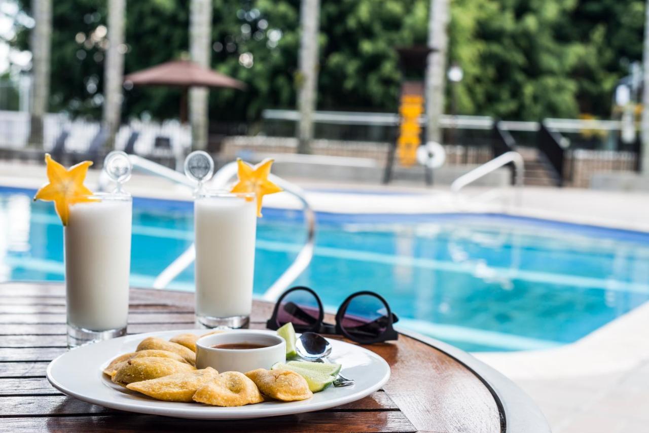 拉斯洛马斯莫维奇酒店 里奥内格罗 外观 照片 Poolside at the hotel